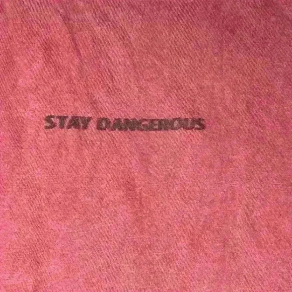 Stay‎ dangerous T-shirt - Picture 3 of 5